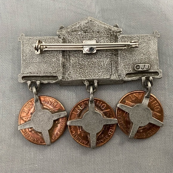 US Bank With Real Pennies Brooch Signed JJ - Picture 3 of 6